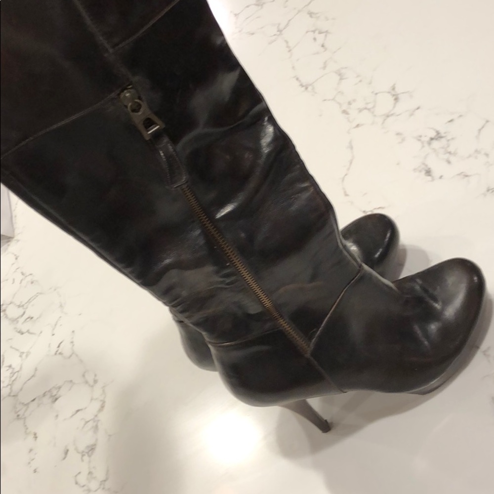NWOT brown leather boots